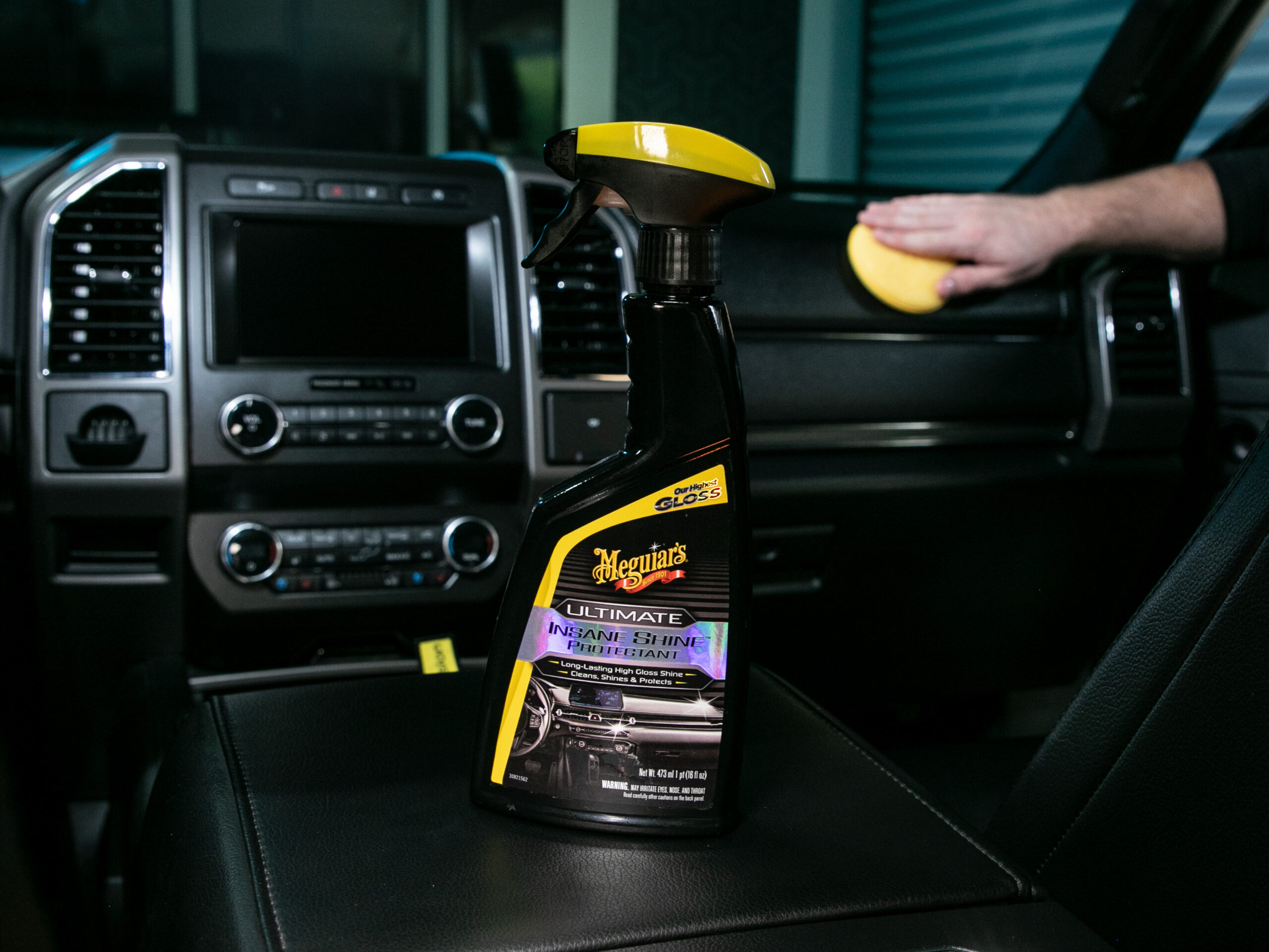 MEGUIAR´S ULTIMATE INSANE SHINE PROTECTANT